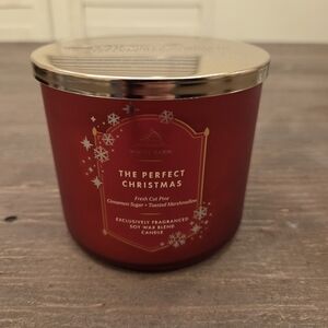 White Barn Festive Red Candle with Gold Lid